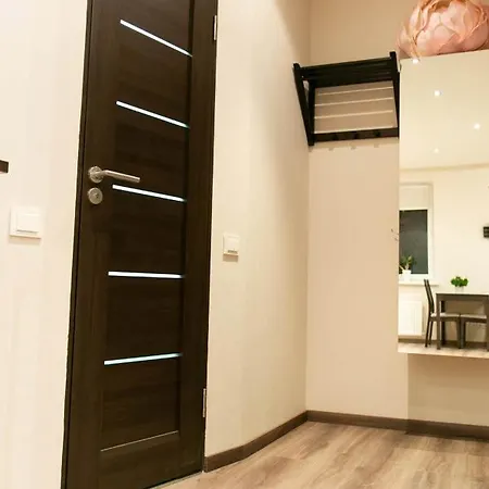 شقة Brassy *